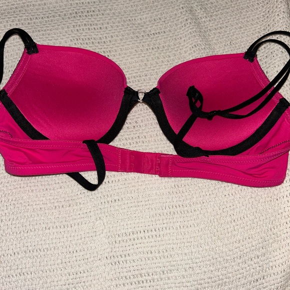 Sexy Hot Pink and Black Lace Bra - Picture 2 of 2